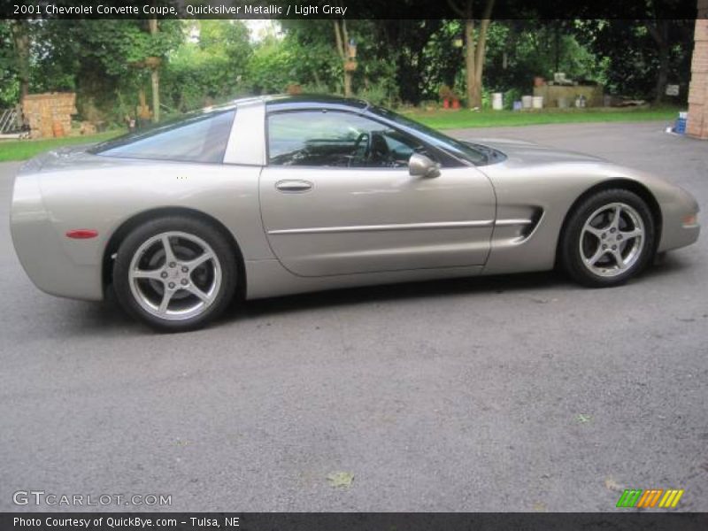 Quicksilver Metallic / Light Gray 2001 Chevrolet Corvette Coupe