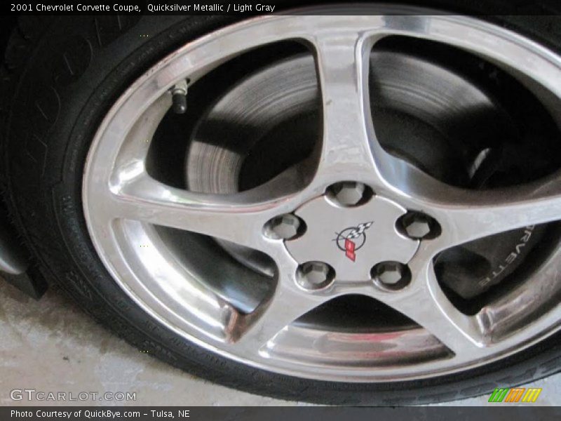 Quicksilver Metallic / Light Gray 2001 Chevrolet Corvette Coupe