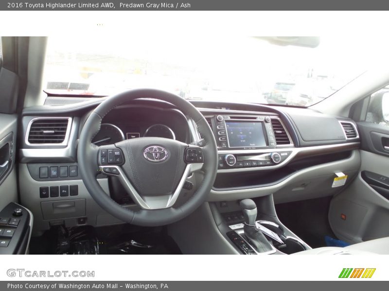 Dashboard of 2016 Highlander Limited AWD