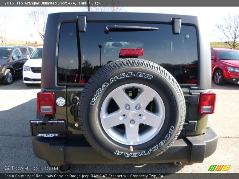 Tank / Black 2016 Jeep Wrangler Unlimited Sport 4x4
