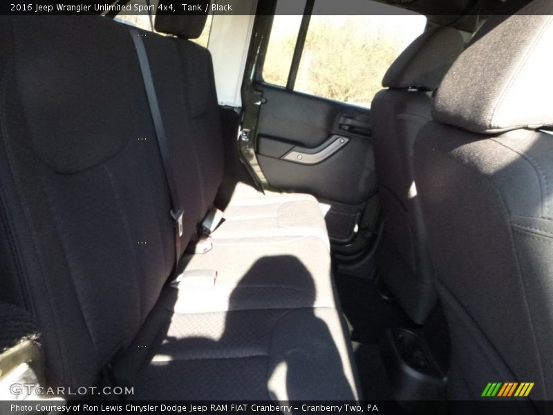 Tank / Black 2016 Jeep Wrangler Unlimited Sport 4x4