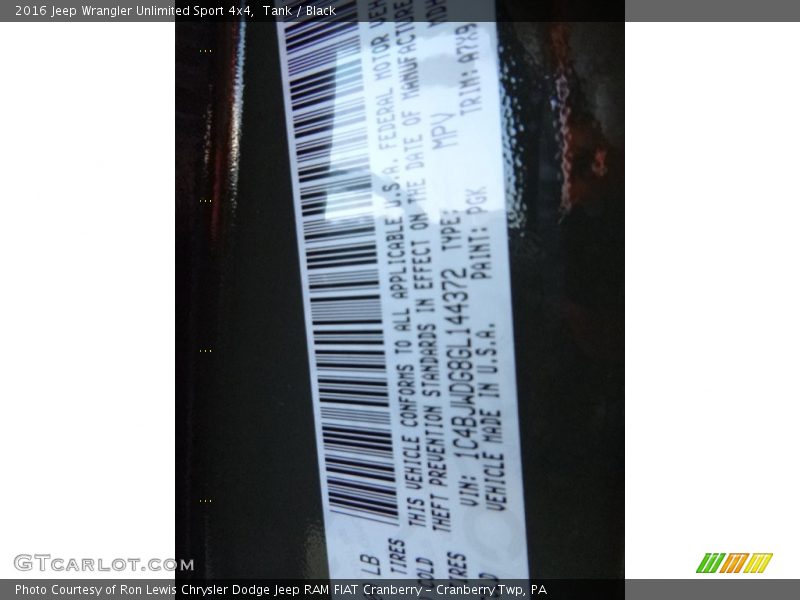 Tank / Black 2016 Jeep Wrangler Unlimited Sport 4x4