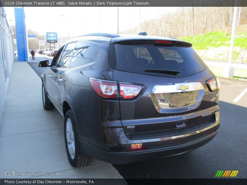 Sable Metallic / Dark Titanium/Light Titanium 2016 Chevrolet Traverse LT AWD