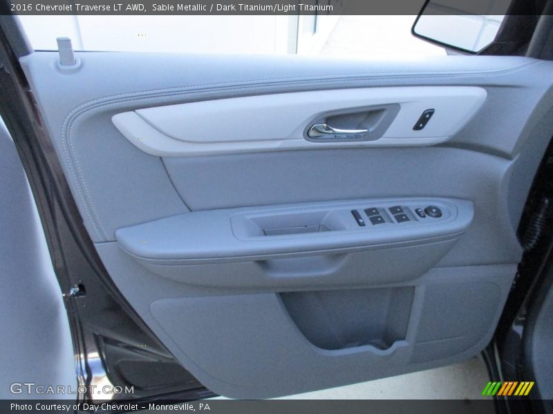 Sable Metallic / Dark Titanium/Light Titanium 2016 Chevrolet Traverse LT AWD