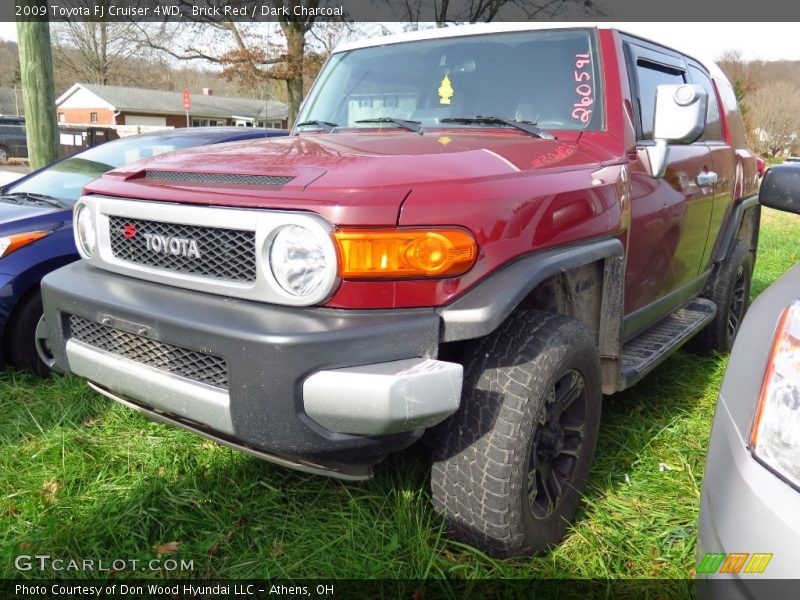 Front 3/4 View of 2009 FJ Cruiser 4WD