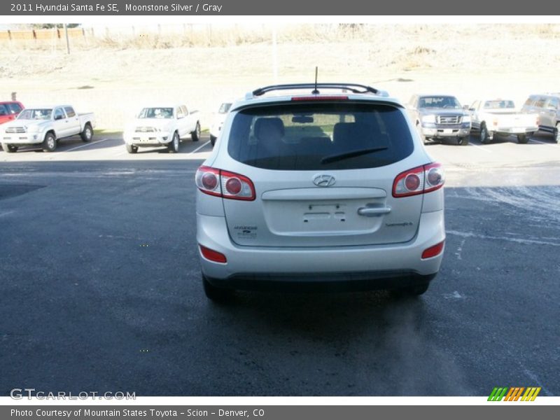 Moonstone Silver / Gray 2011 Hyundai Santa Fe SE