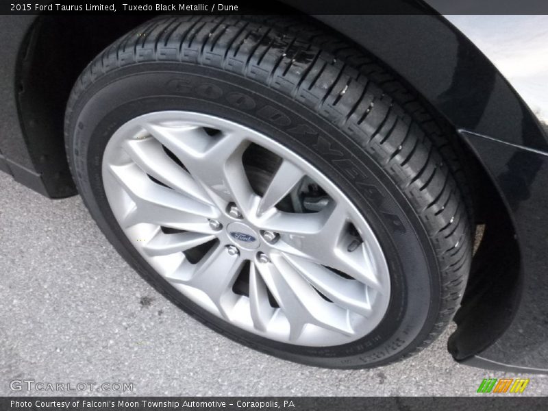 Tuxedo Black Metallic / Dune 2015 Ford Taurus Limited