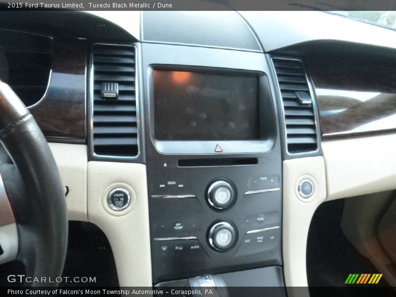 Tuxedo Black Metallic / Dune 2015 Ford Taurus Limited
