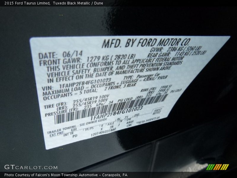 Tuxedo Black Metallic / Dune 2015 Ford Taurus Limited