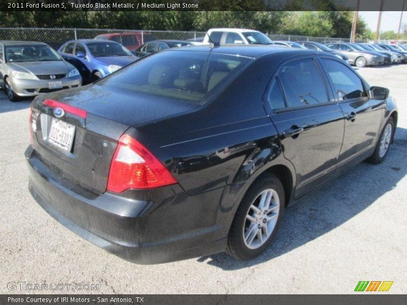 Tuxedo Black Metallic / Medium Light Stone 2011 Ford Fusion S