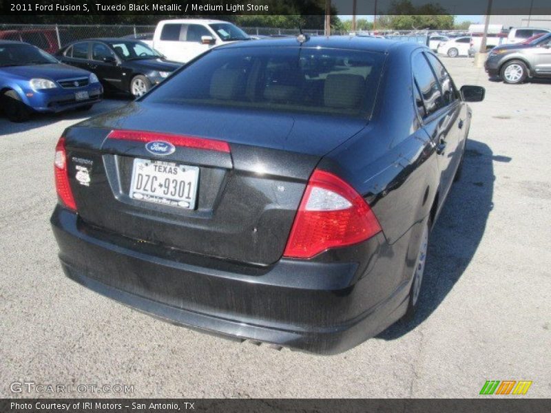 Tuxedo Black Metallic / Medium Light Stone 2011 Ford Fusion S