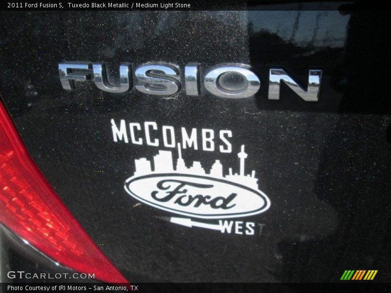 Tuxedo Black Metallic / Medium Light Stone 2011 Ford Fusion S
