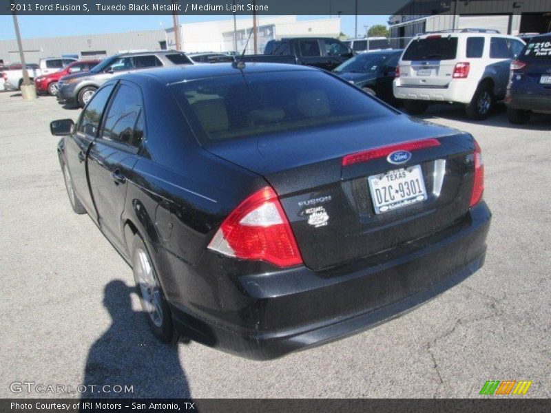 Tuxedo Black Metallic / Medium Light Stone 2011 Ford Fusion S
