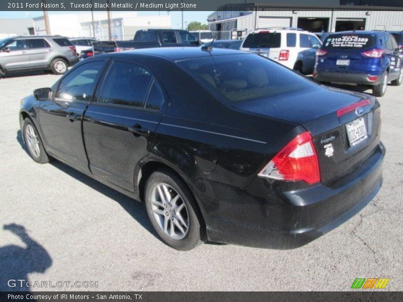Tuxedo Black Metallic / Medium Light Stone 2011 Ford Fusion S