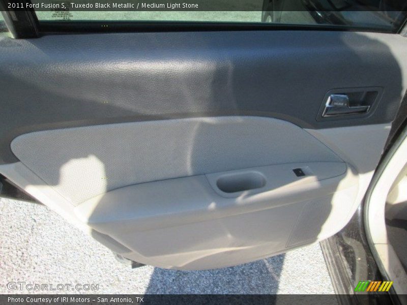 Tuxedo Black Metallic / Medium Light Stone 2011 Ford Fusion S