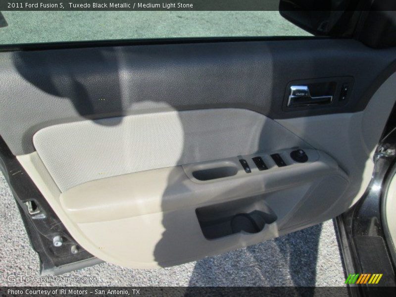 Tuxedo Black Metallic / Medium Light Stone 2011 Ford Fusion S