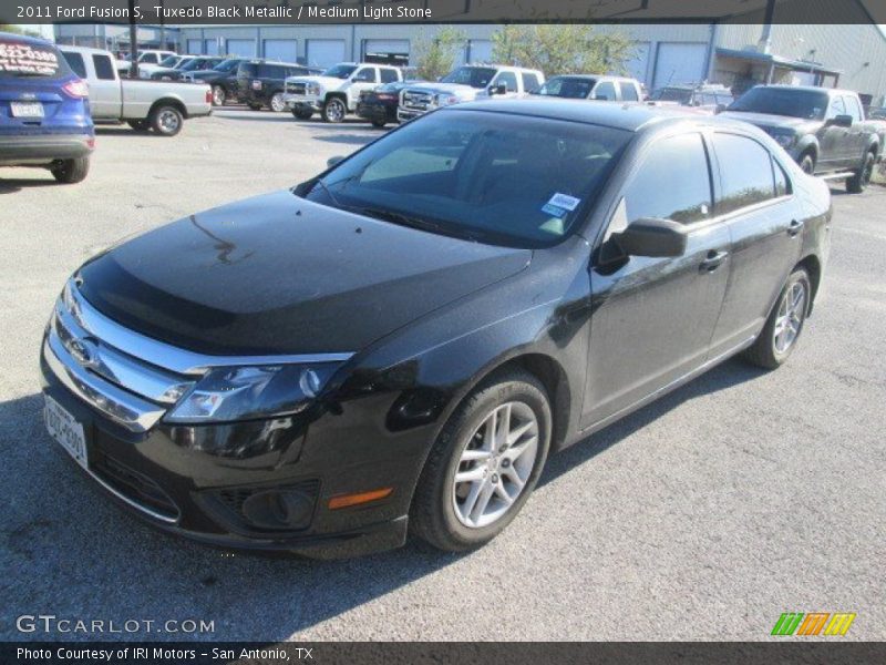 Tuxedo Black Metallic / Medium Light Stone 2011 Ford Fusion S