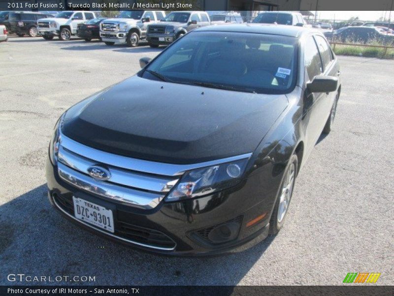 Tuxedo Black Metallic / Medium Light Stone 2011 Ford Fusion S