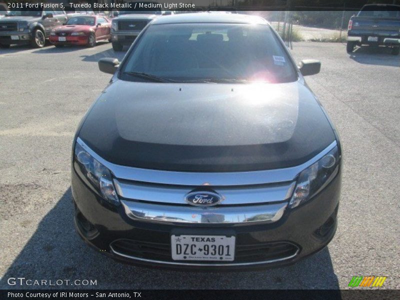 Tuxedo Black Metallic / Medium Light Stone 2011 Ford Fusion S