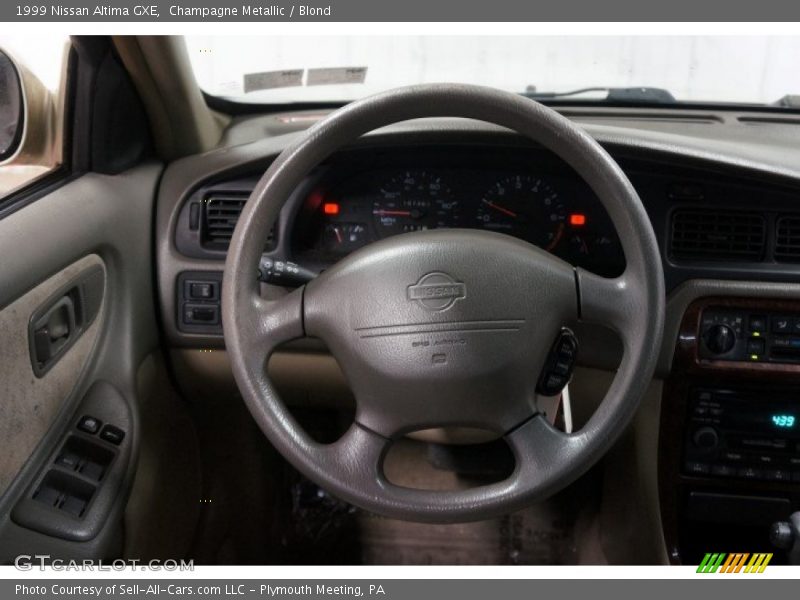 Champagne Metallic / Blond 1999 Nissan Altima GXE