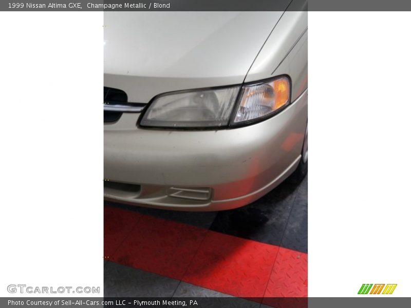 Champagne Metallic / Blond 1999 Nissan Altima GXE