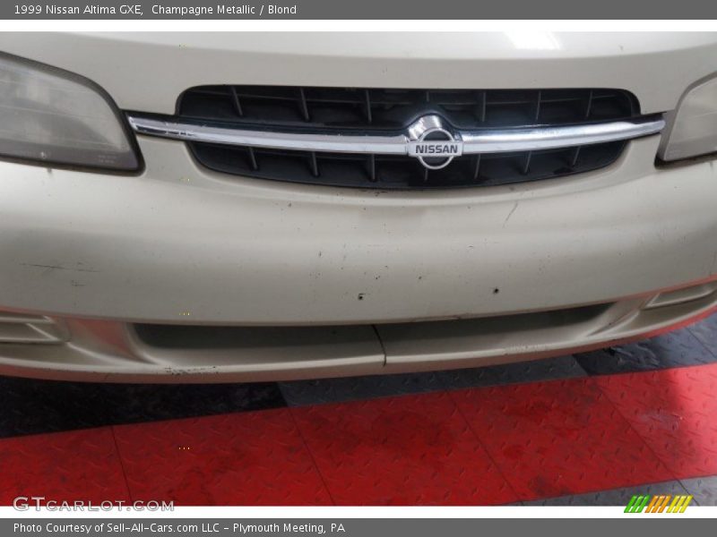 Champagne Metallic / Blond 1999 Nissan Altima GXE