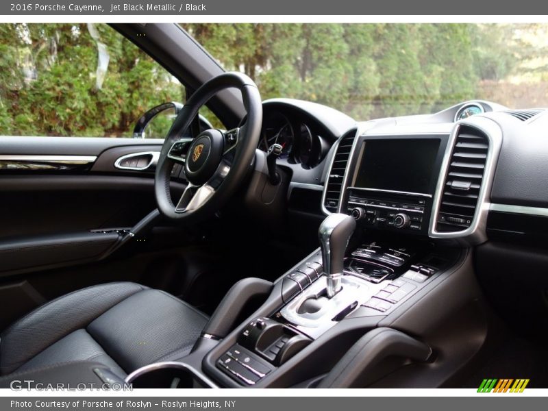 Jet Black Metallic / Black 2016 Porsche Cayenne