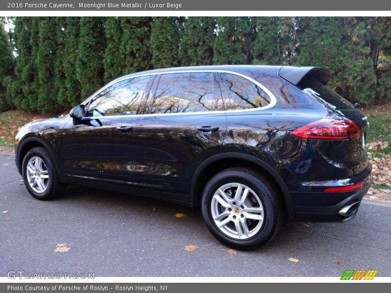 Moonlight Blue Metallic / Luxor Beige 2016 Porsche Cayenne