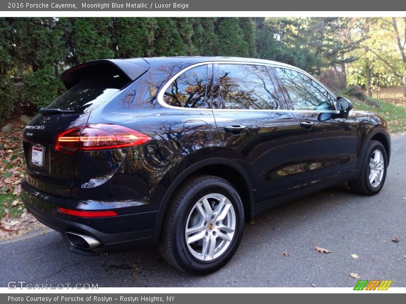 Moonlight Blue Metallic / Luxor Beige 2016 Porsche Cayenne