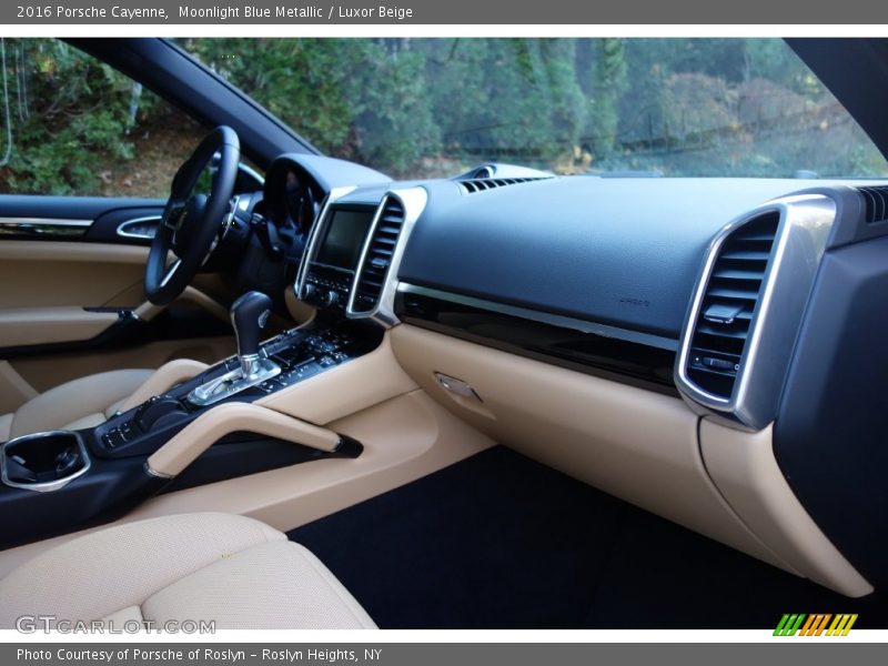 Moonlight Blue Metallic / Luxor Beige 2016 Porsche Cayenne