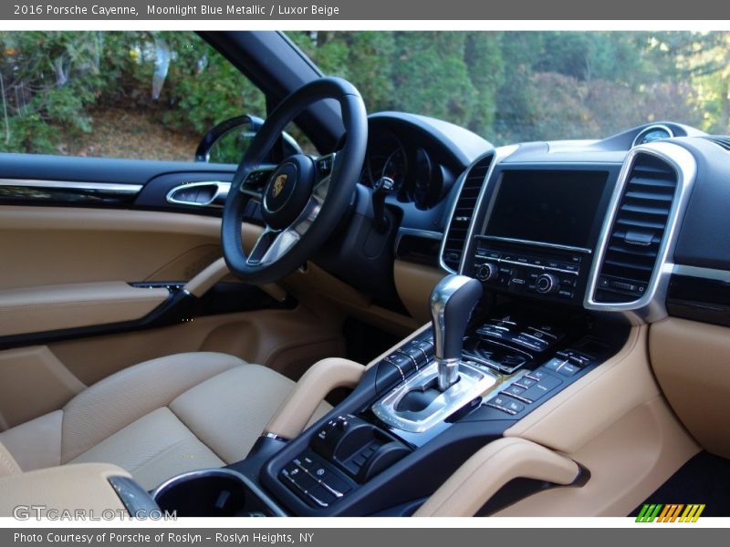 Moonlight Blue Metallic / Luxor Beige 2016 Porsche Cayenne