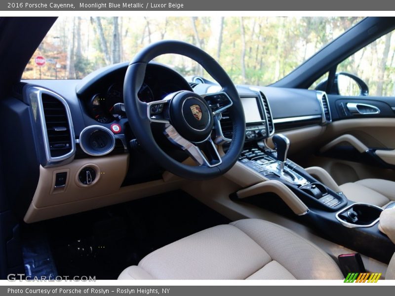 Moonlight Blue Metallic / Luxor Beige 2016 Porsche Cayenne