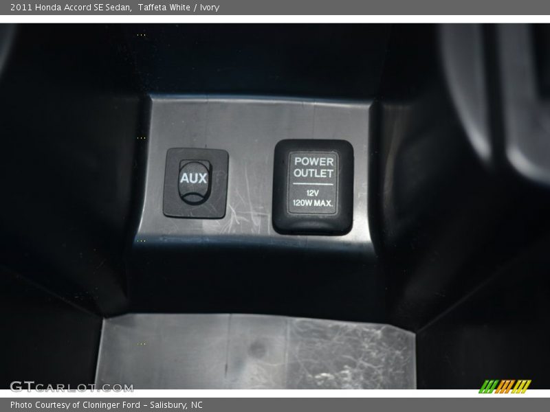 Taffeta White / Ivory 2011 Honda Accord SE Sedan