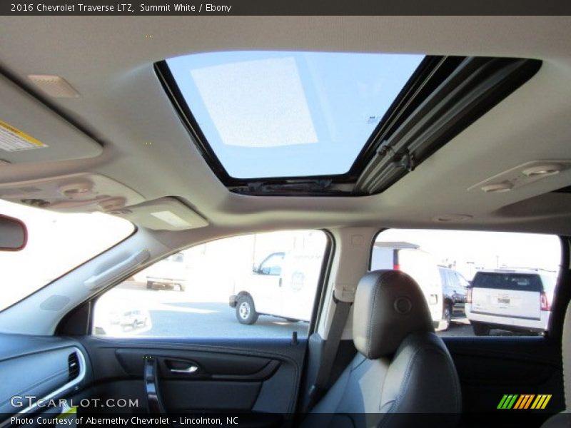 Summit White / Ebony 2016 Chevrolet Traverse LTZ