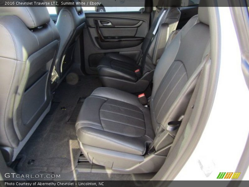 Summit White / Ebony 2016 Chevrolet Traverse LTZ