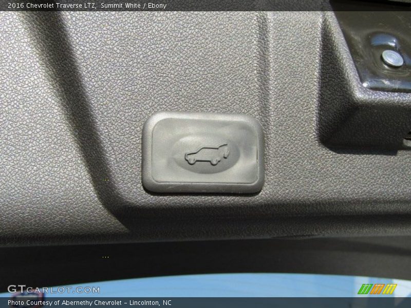 Summit White / Ebony 2016 Chevrolet Traverse LTZ