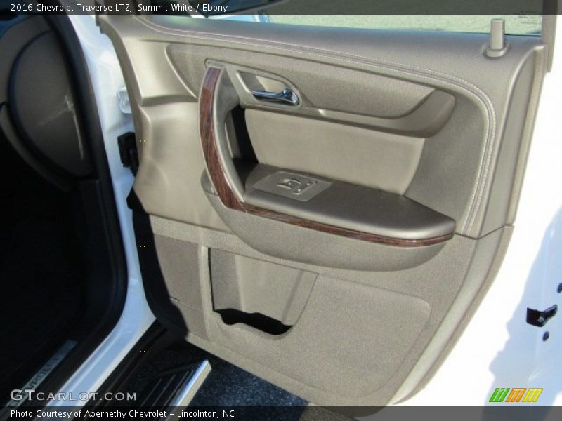 Summit White / Ebony 2016 Chevrolet Traverse LTZ