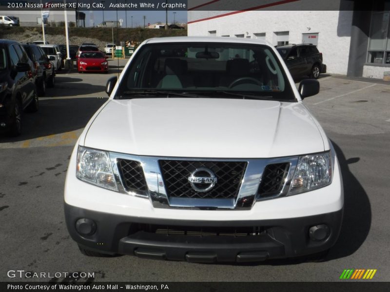 Avalanche White / Graphite 2010 Nissan Frontier XE King Cab