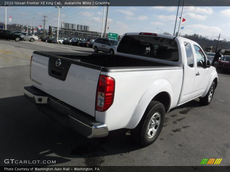 Avalanche White / Graphite 2010 Nissan Frontier XE King Cab