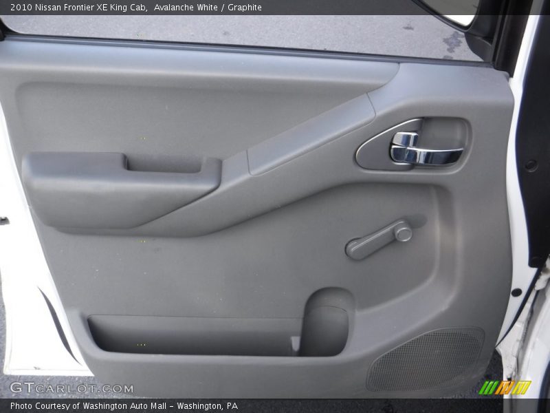 Avalanche White / Graphite 2010 Nissan Frontier XE King Cab