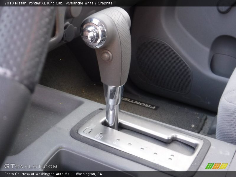 Avalanche White / Graphite 2010 Nissan Frontier XE King Cab