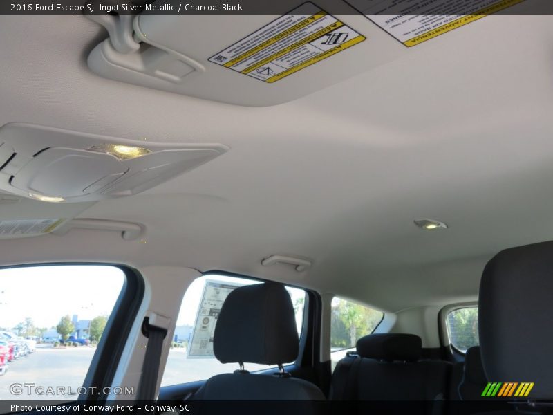 Ingot Silver Metallic / Charcoal Black 2016 Ford Escape S