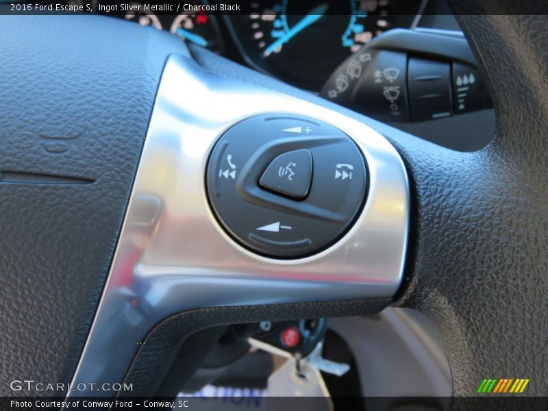 Ingot Silver Metallic / Charcoal Black 2016 Ford Escape S