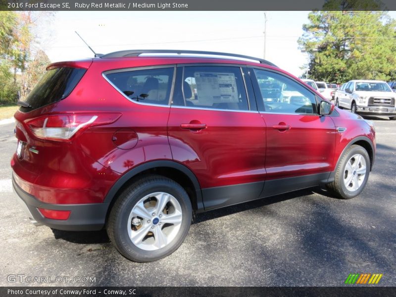 Ruby Red Metallic / Medium Light Stone 2016 Ford Escape SE