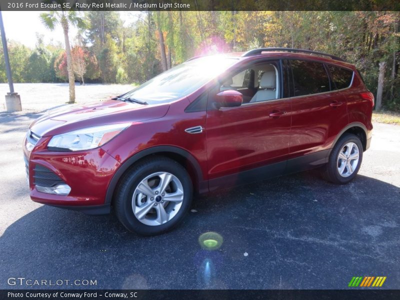 Ruby Red Metallic / Medium Light Stone 2016 Ford Escape SE