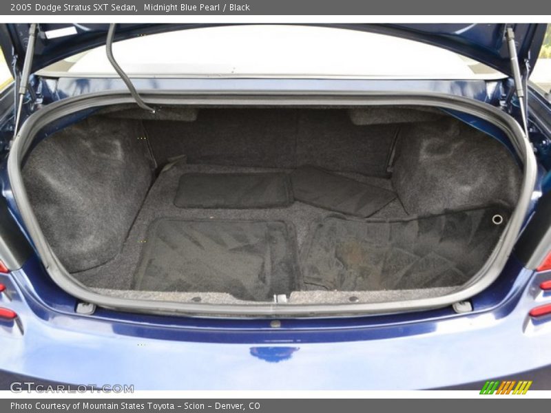 Midnight Blue Pearl / Black 2005 Dodge Stratus SXT Sedan