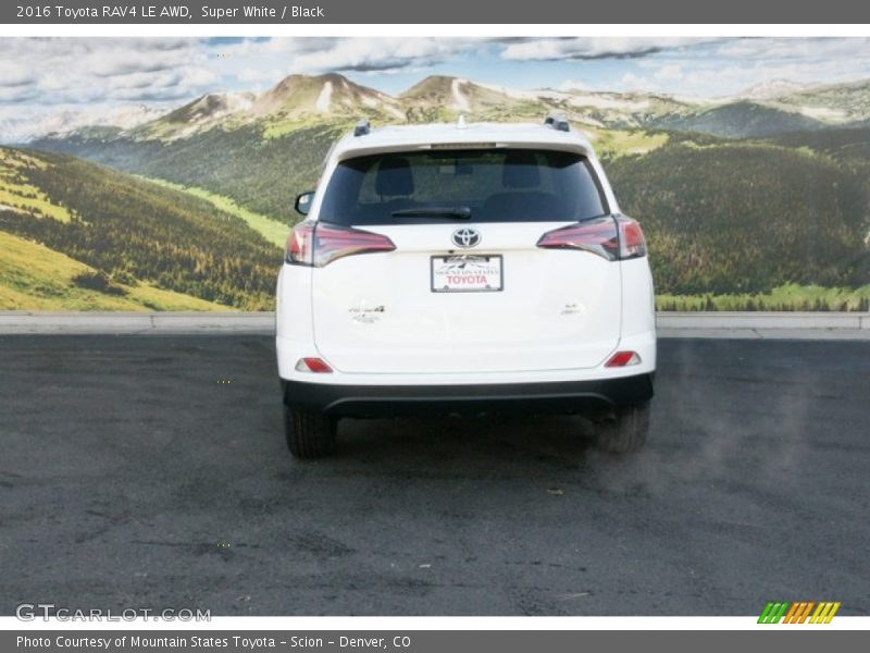 Super White / Black 2016 Toyota RAV4 LE AWD