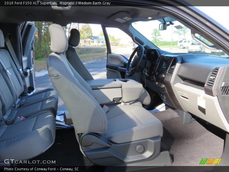 Magnetic / Medium Earth Gray 2016 Ford F150 XLT SuperCab