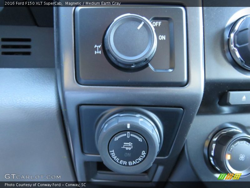 Magnetic / Medium Earth Gray 2016 Ford F150 XLT SuperCab