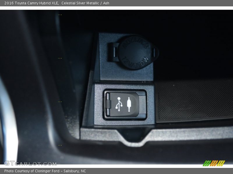 Celestial Silver Metallic / Ash 2016 Toyota Camry Hybrid XLE